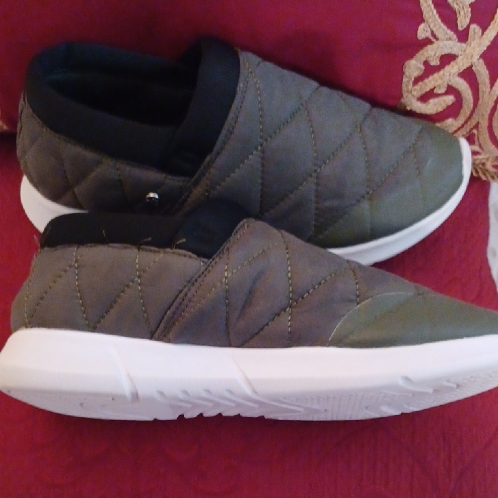 London Fog Womens Quilted Slip-On Sneakers - Green and Black - Picture 7 of 9